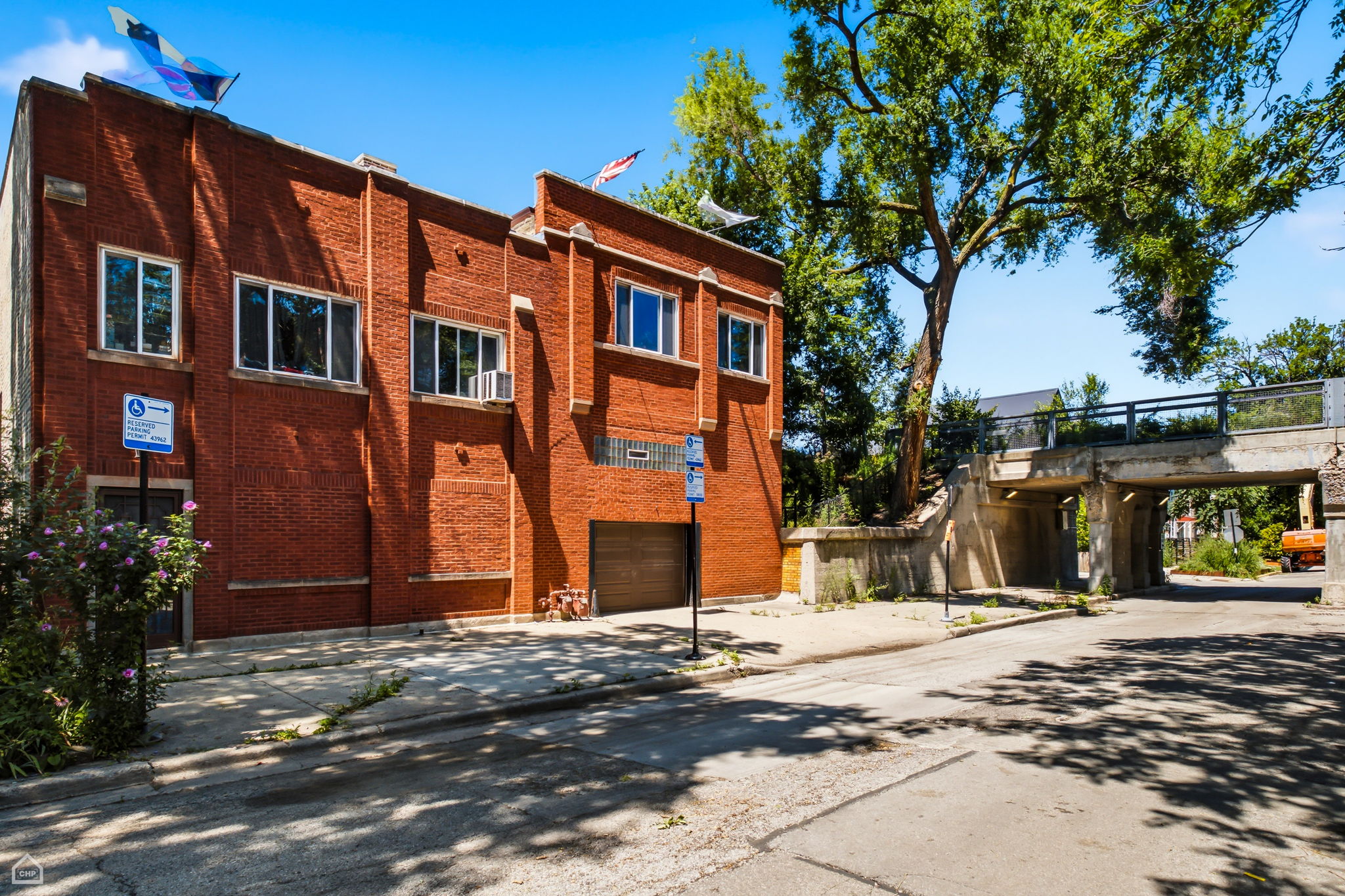 1742 N Mozart St_002
