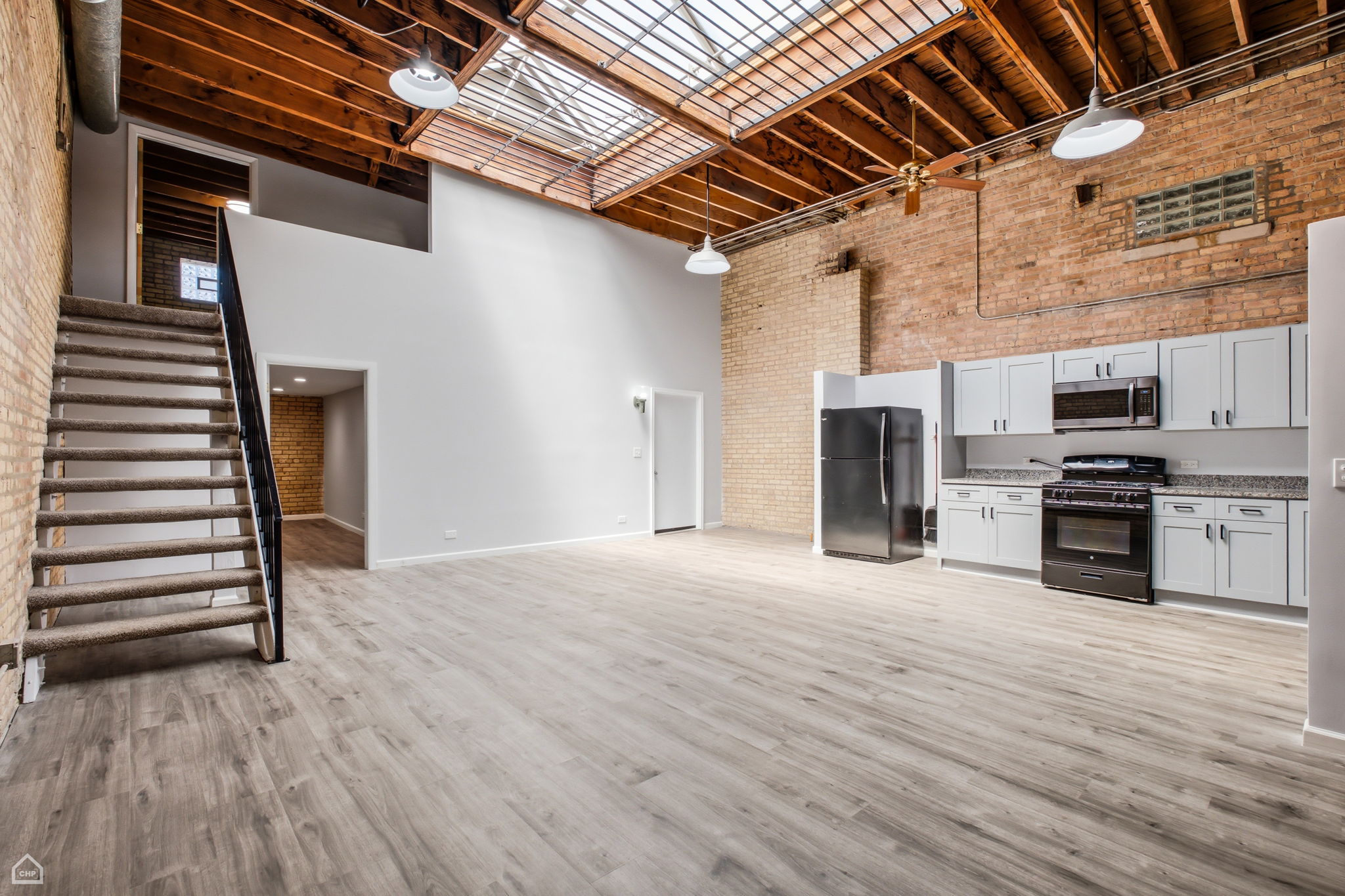 1742 N Mozart St_005