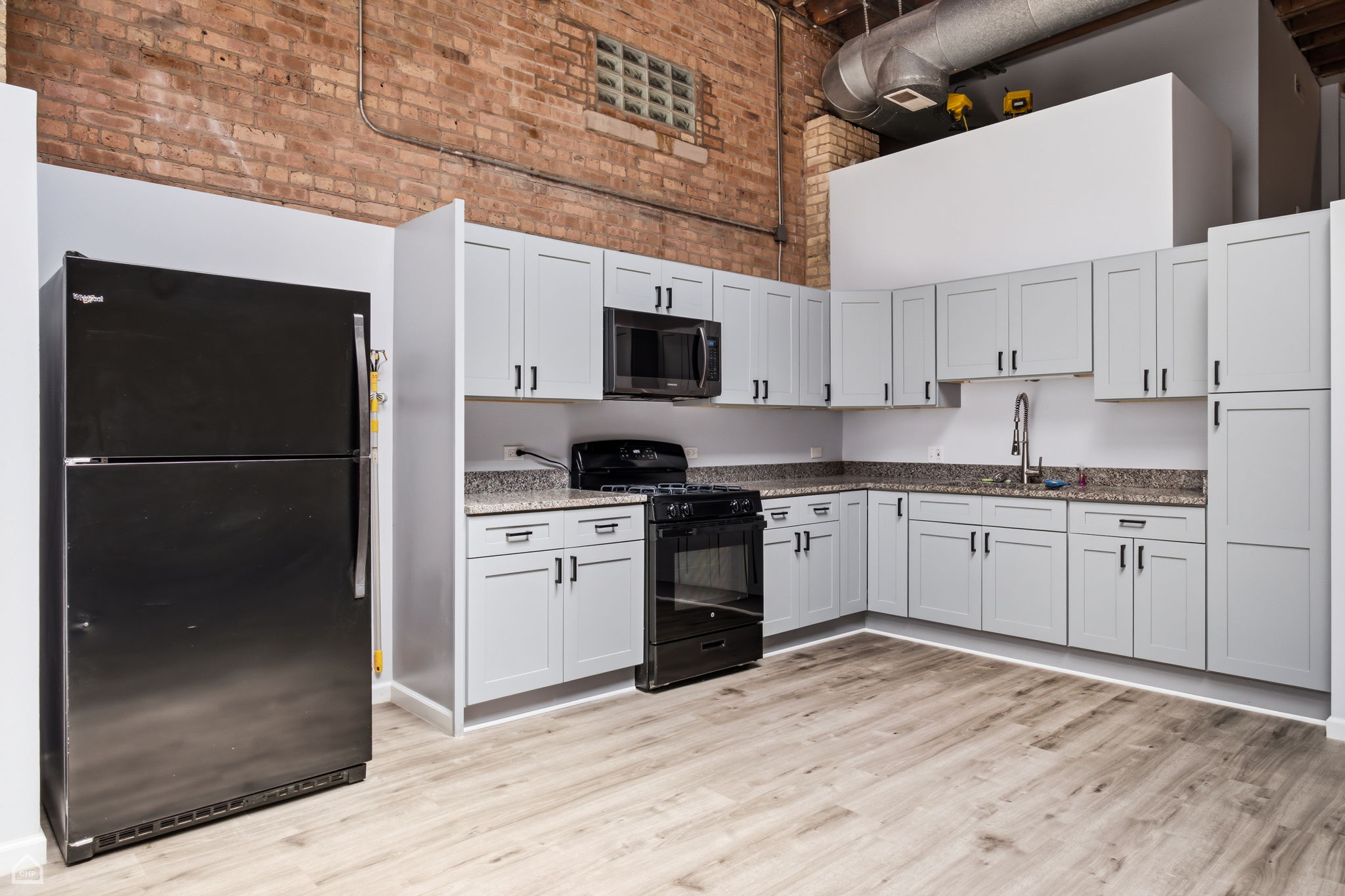 1742 N Mozart St_006