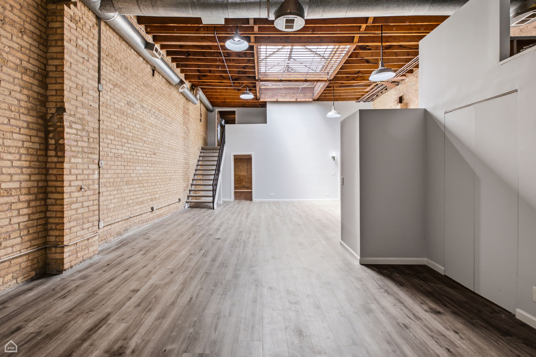 1742 N Mozart St_012