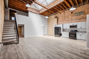 1742 N Mozart St_005
