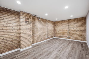 1742 N Mozart St_009