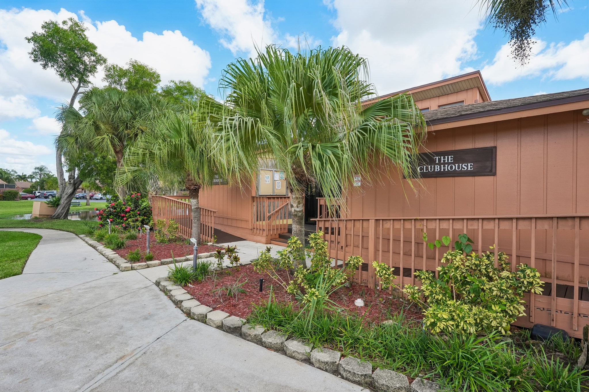 Birchwood Ln 5-2609-901.jpg