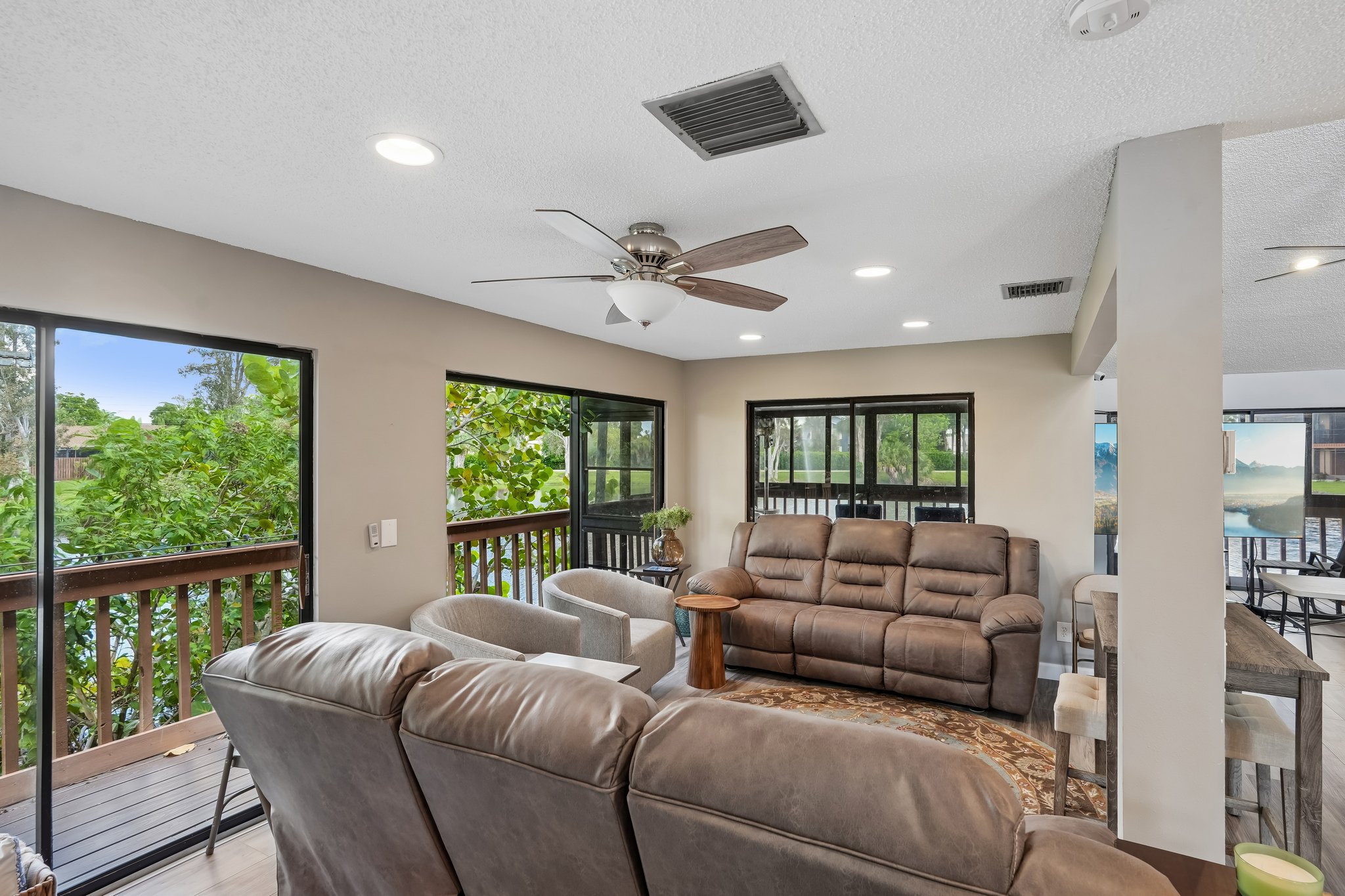 Birchwood Ln 5-2609-903.jpg