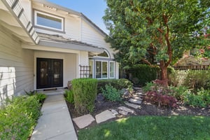 Alisa Ct-S0904-005.jpg