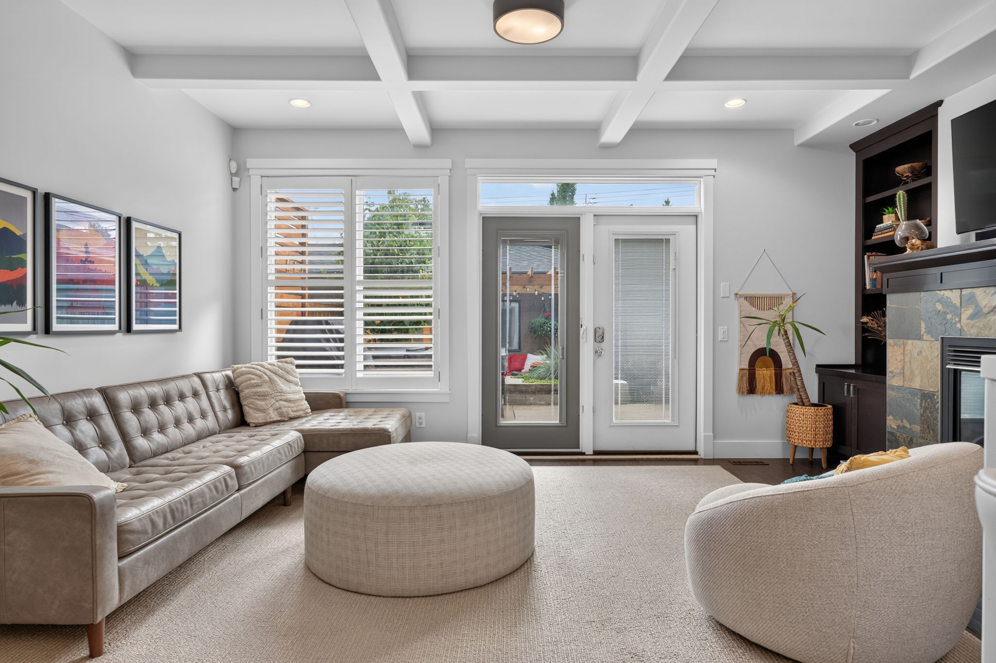 Start the 3D walkthrough of 1743 46 Avenue SW