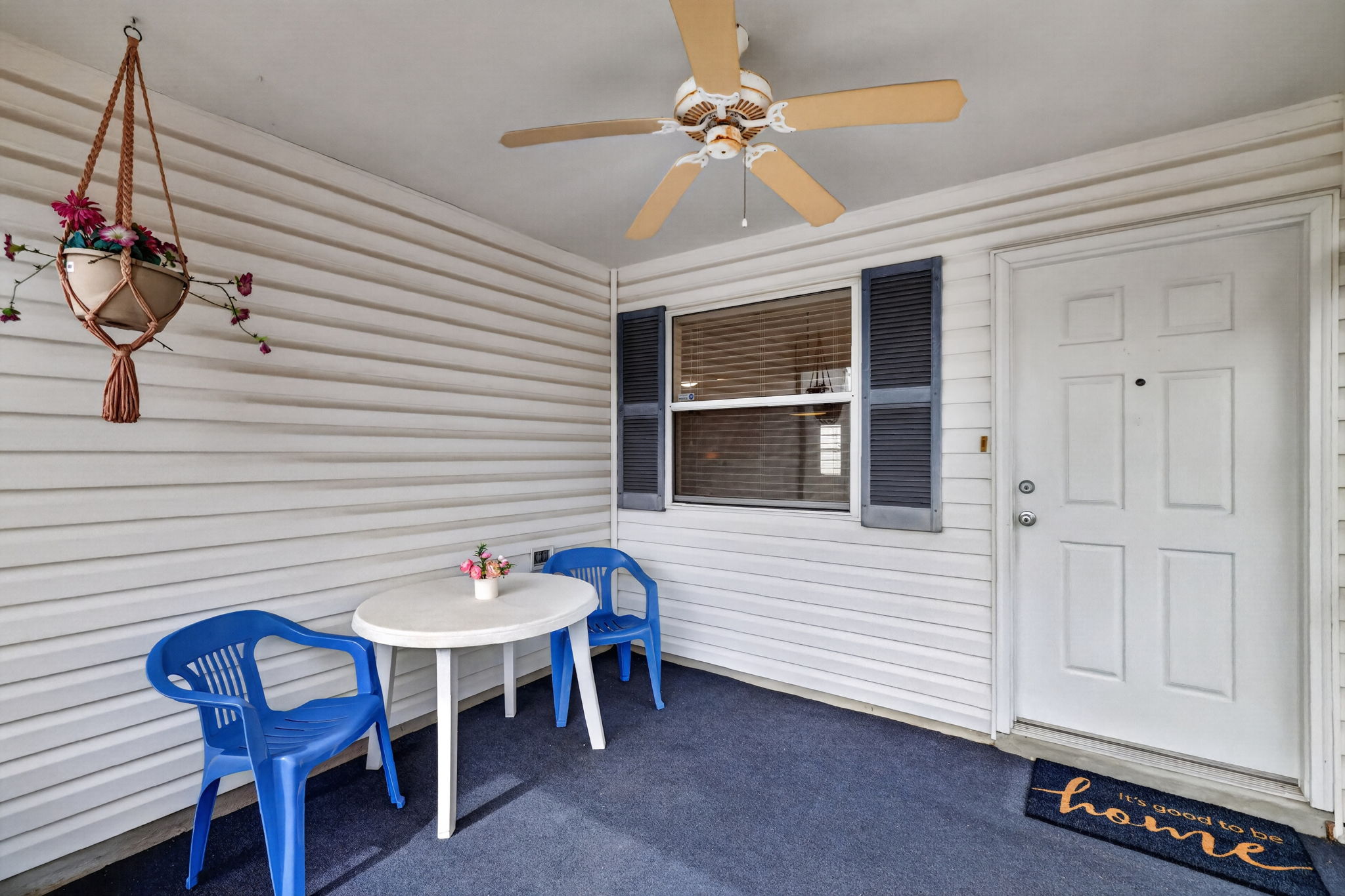 Lanai and Front Entry