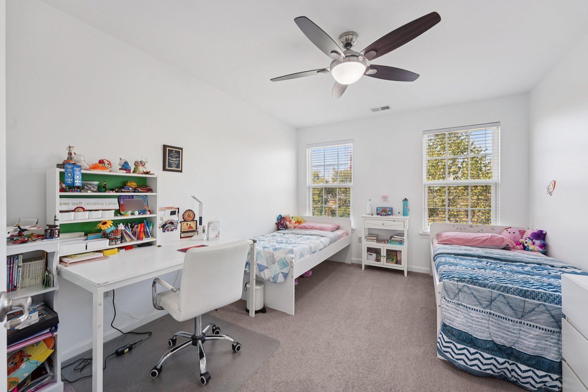 Lydia Dr-S1110-027.jpg
