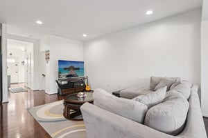 Lydia Dr-S1110-008.jpg