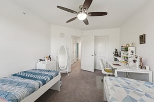 Lydia Dr-S1110-028.jpg