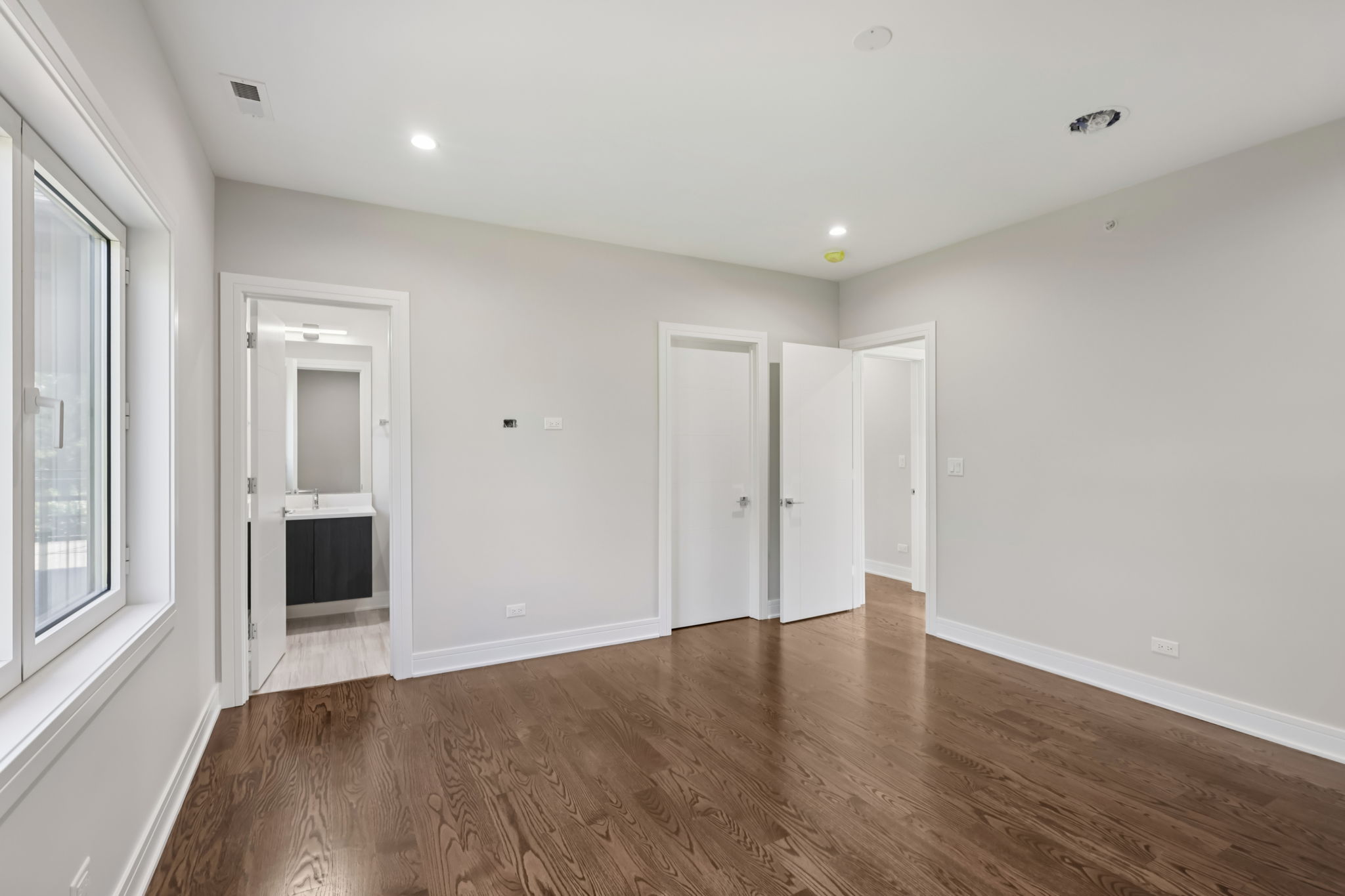 Walnut Cir-S1408-026