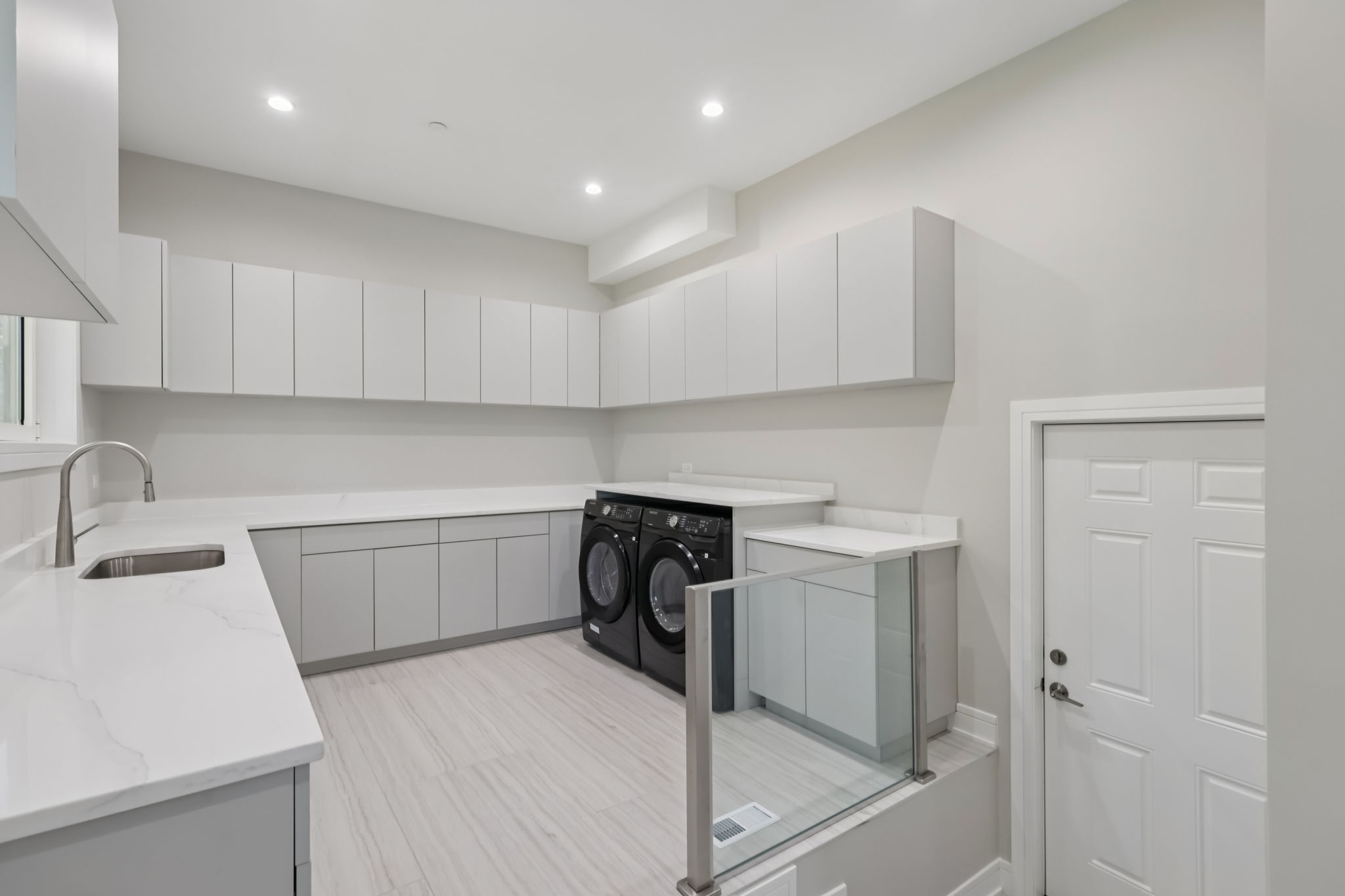 Walnut Cir-S1408-030