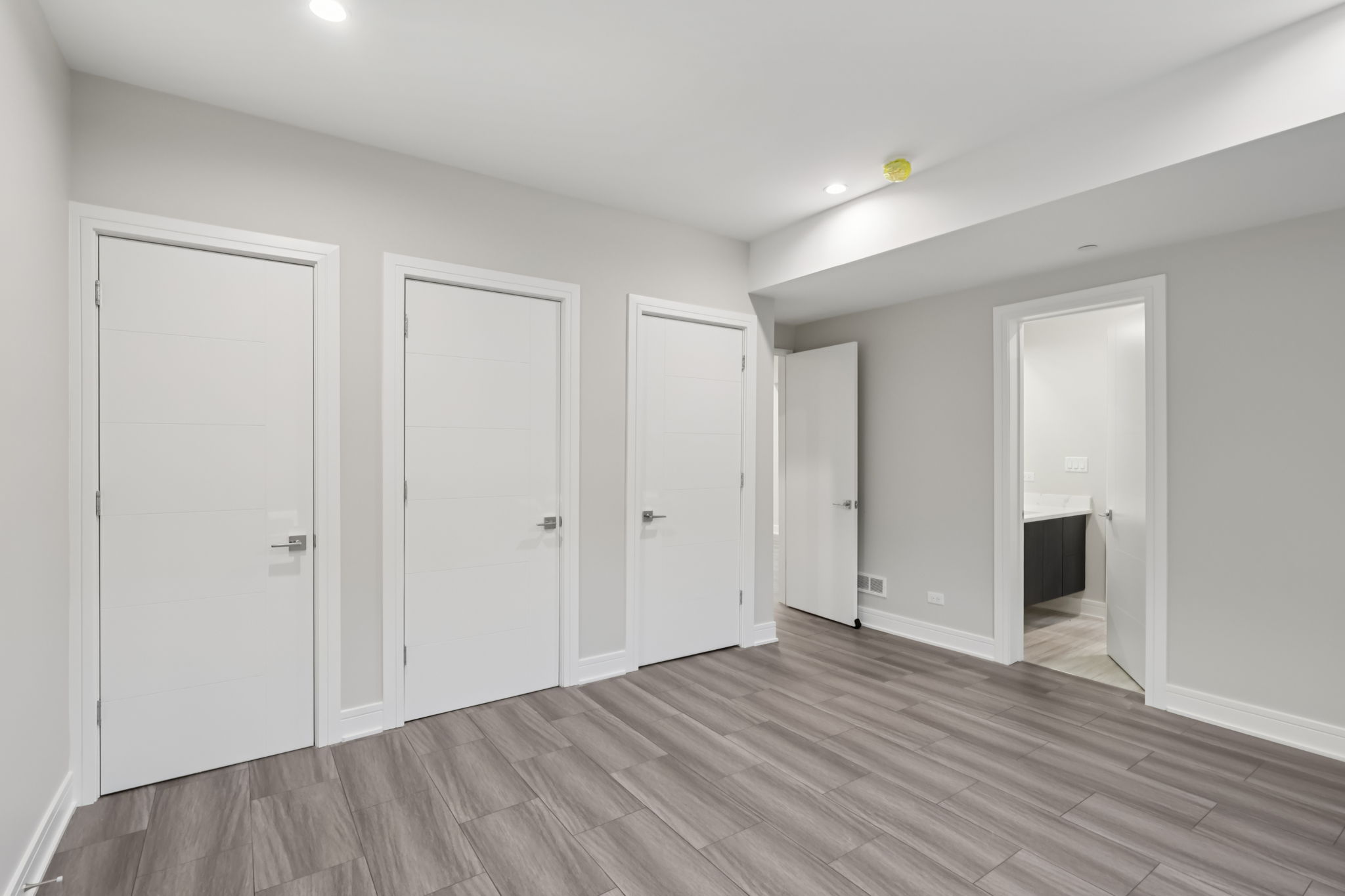 Walnut Cir-S1408-035