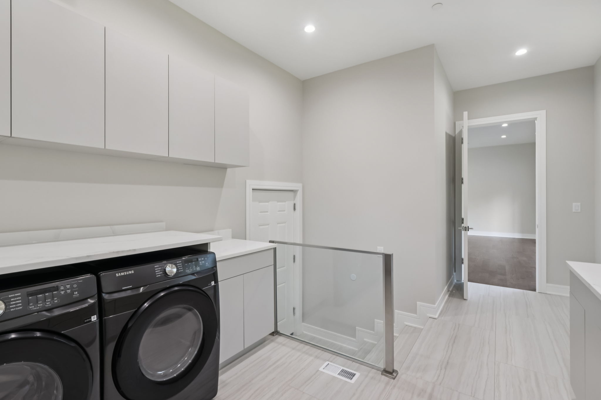 Walnut Cir-S1408-042