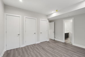 Walnut Cir-S1408-035