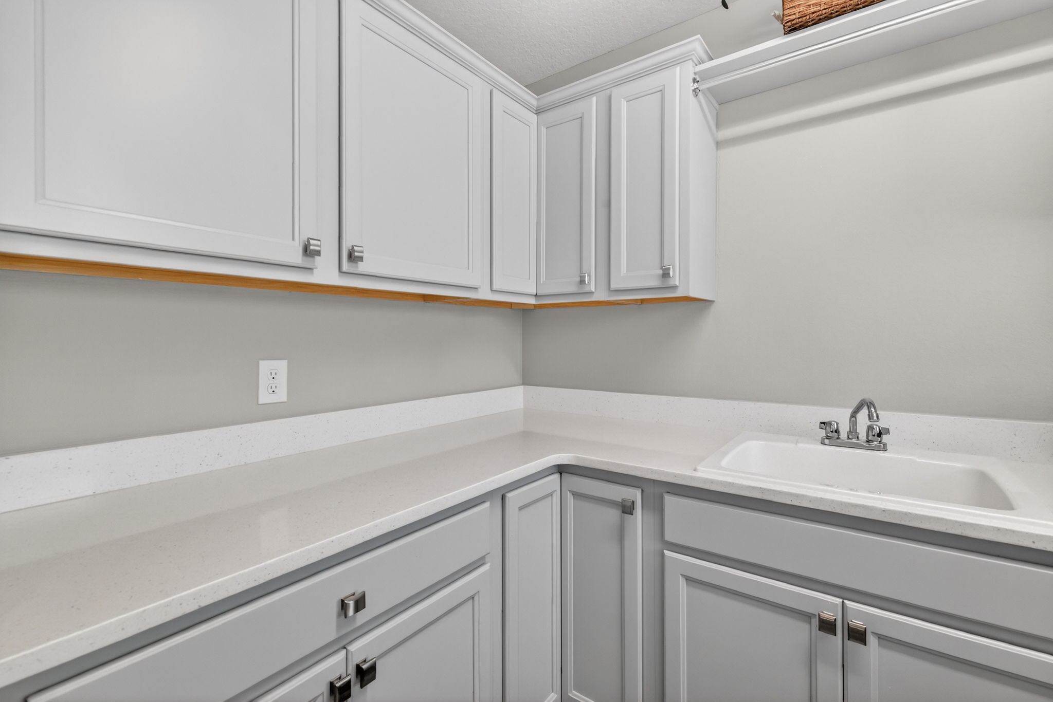 Butler Pantry/Interior Laundry Room