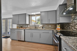  Photo 48