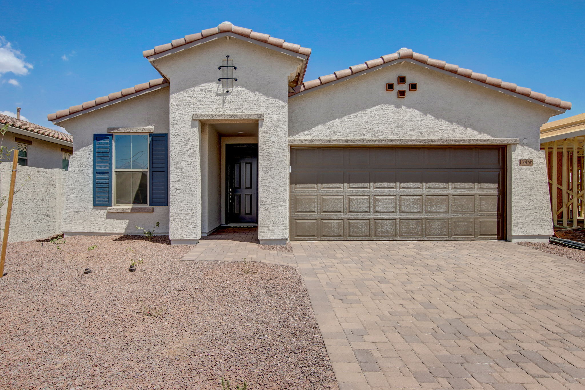 W Charter Oak Rd-004