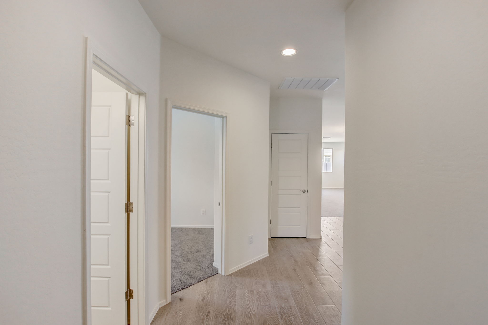 W Charter Oak Rd-017