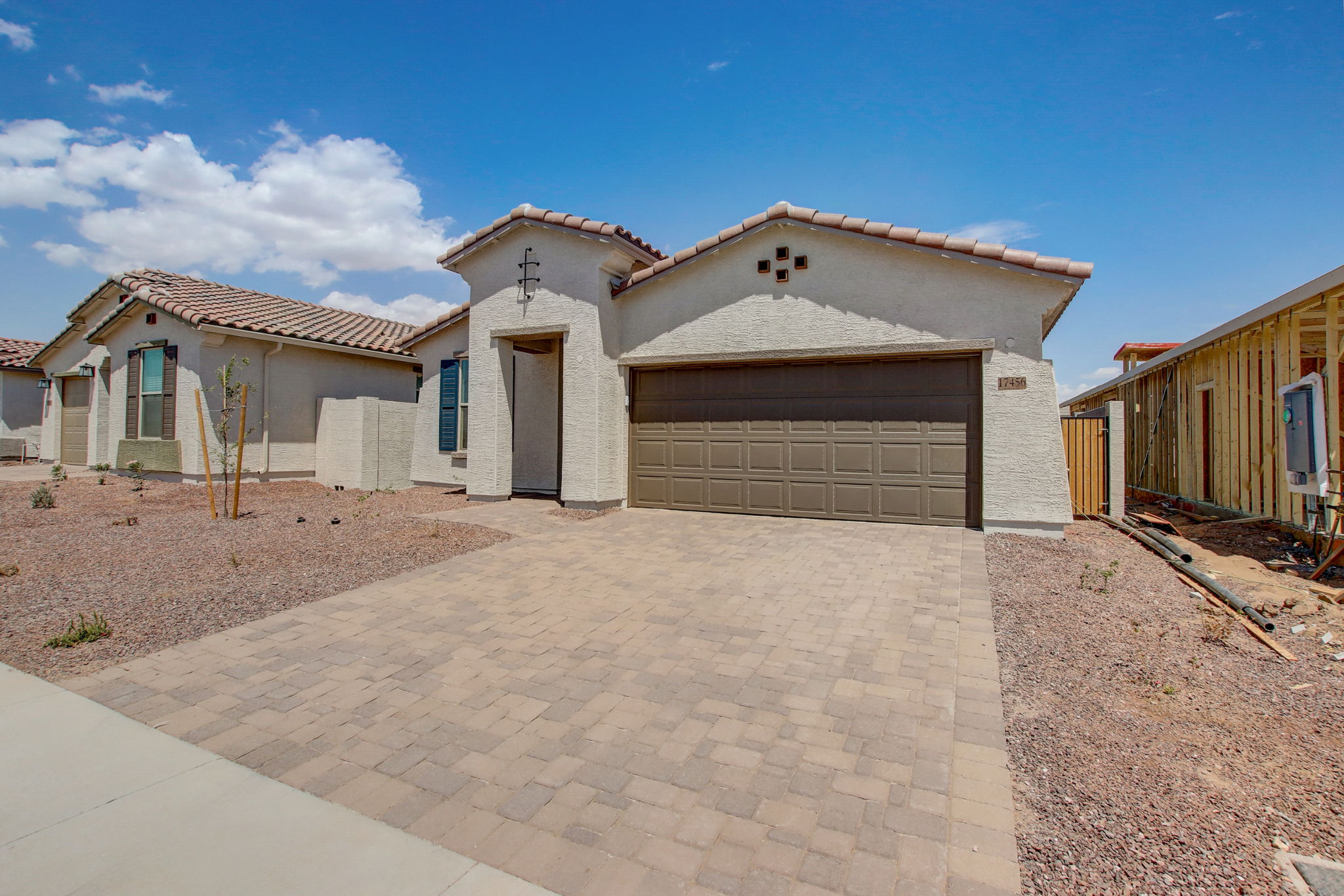W Charter Oak Rd-006