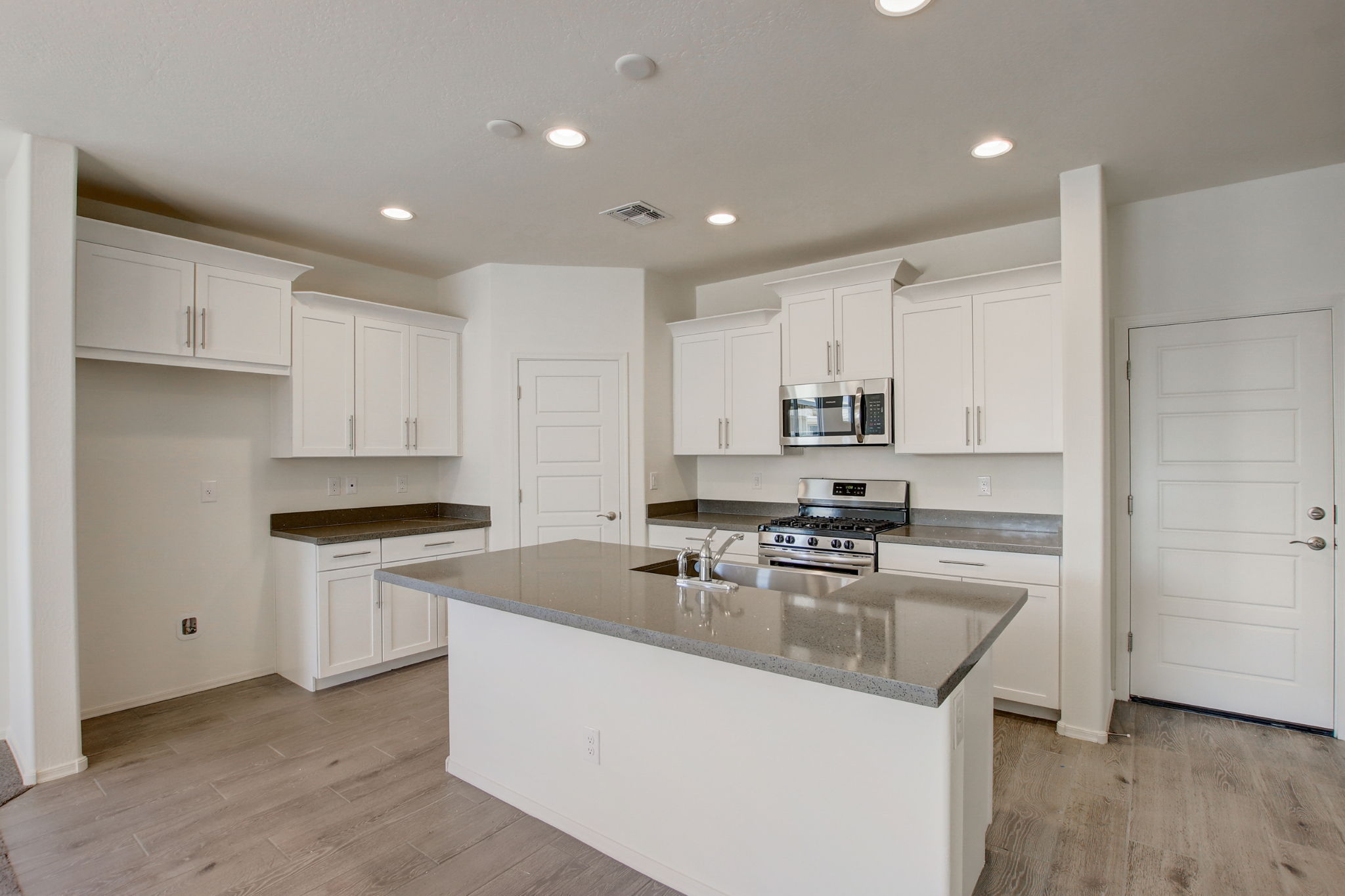 W Charter Oak Rd-011