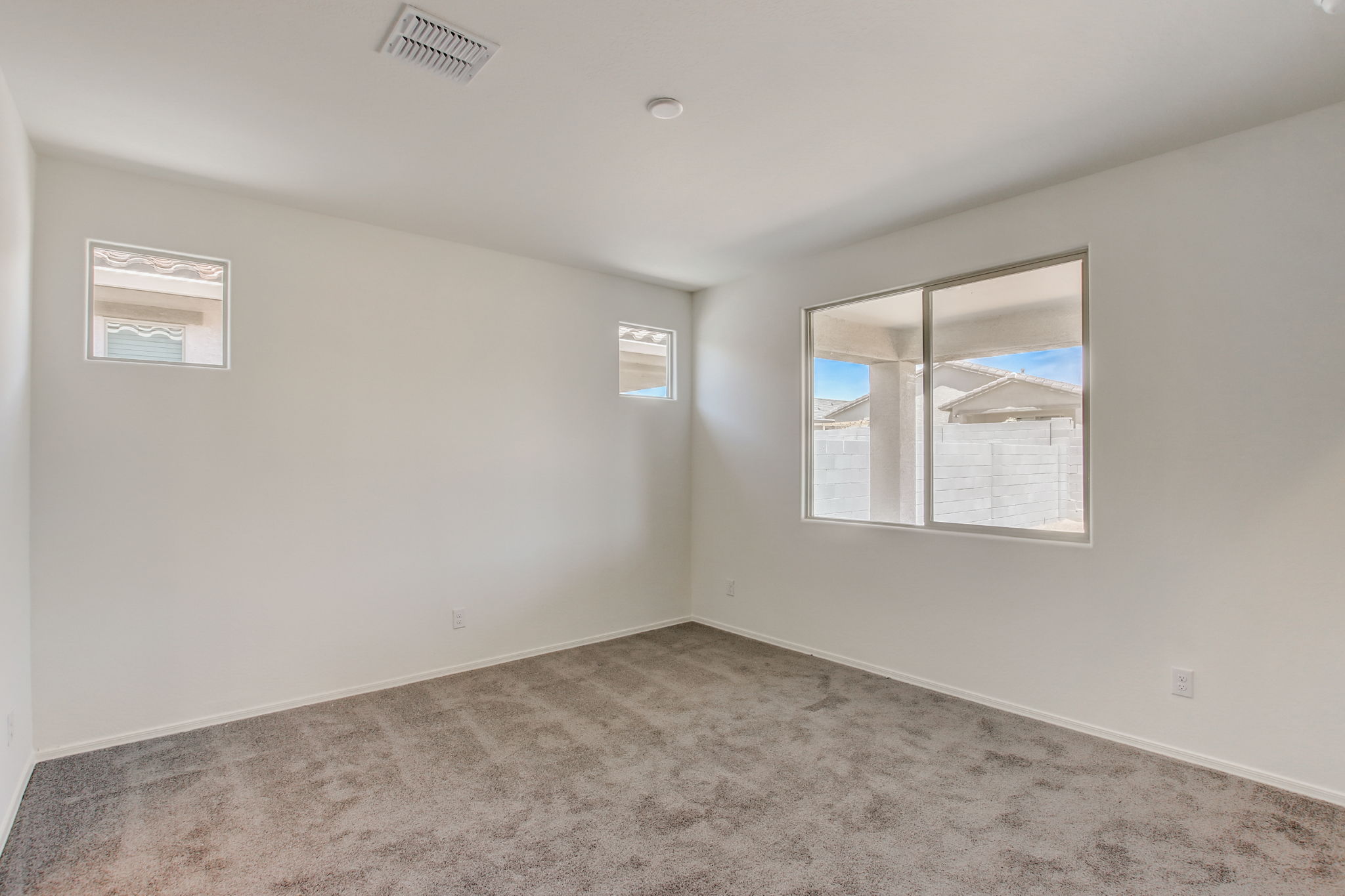 W Charter Oak Rd-022