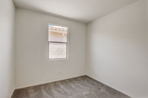 W Charter Oak Rd-019