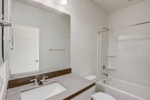 W Charter Oak Rd-018