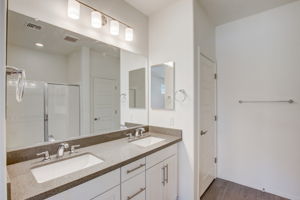 W Charter Oak Rd-026