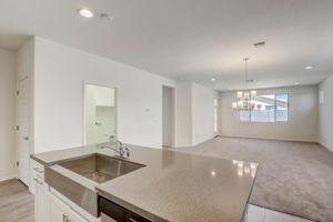 W Charter Oak Rd-014
