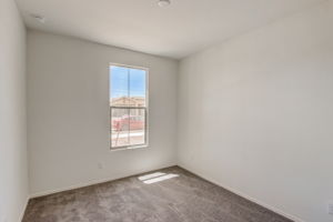 W Charter Oak Rd-015