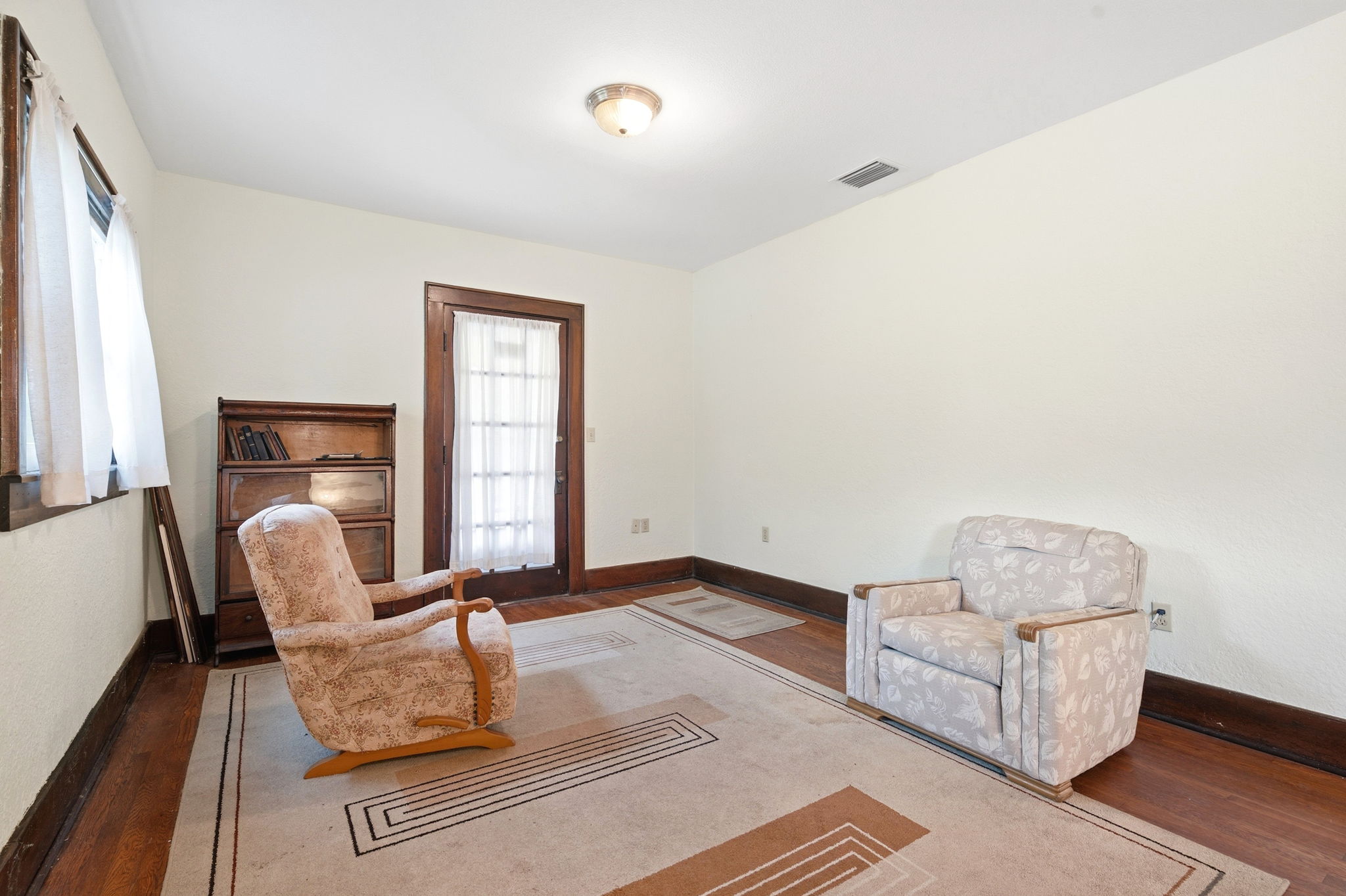 Interiors (1)
