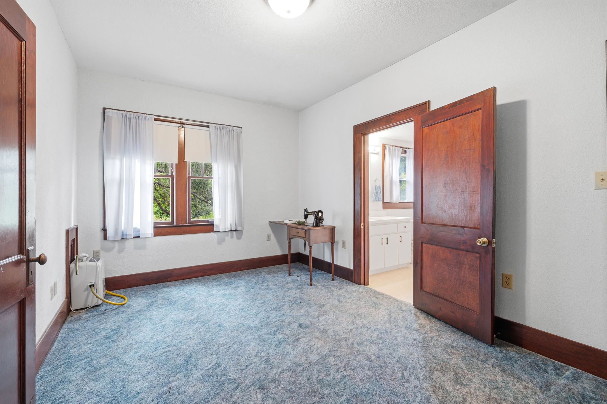 Interiors (16)