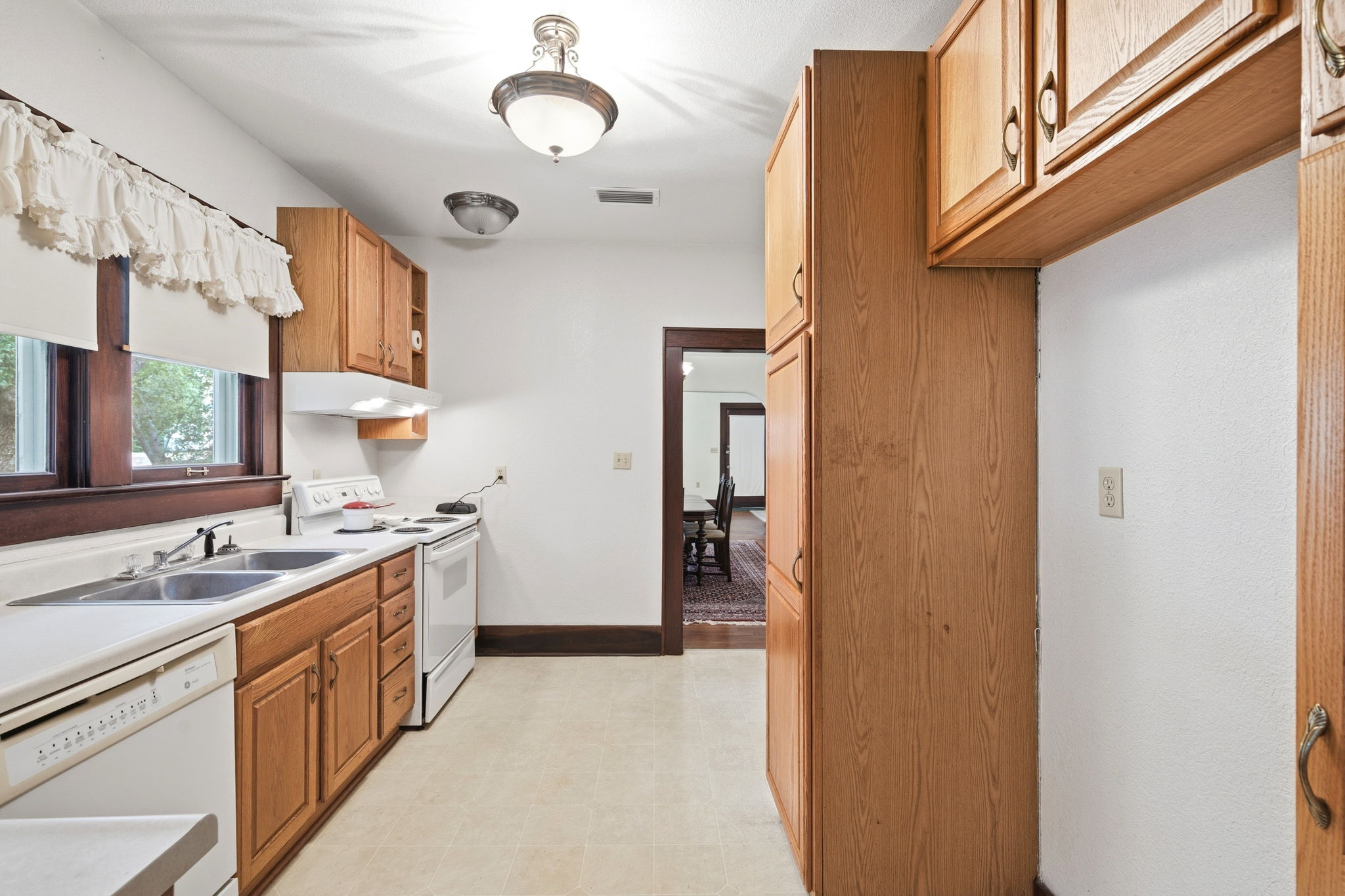 Interiors (28)