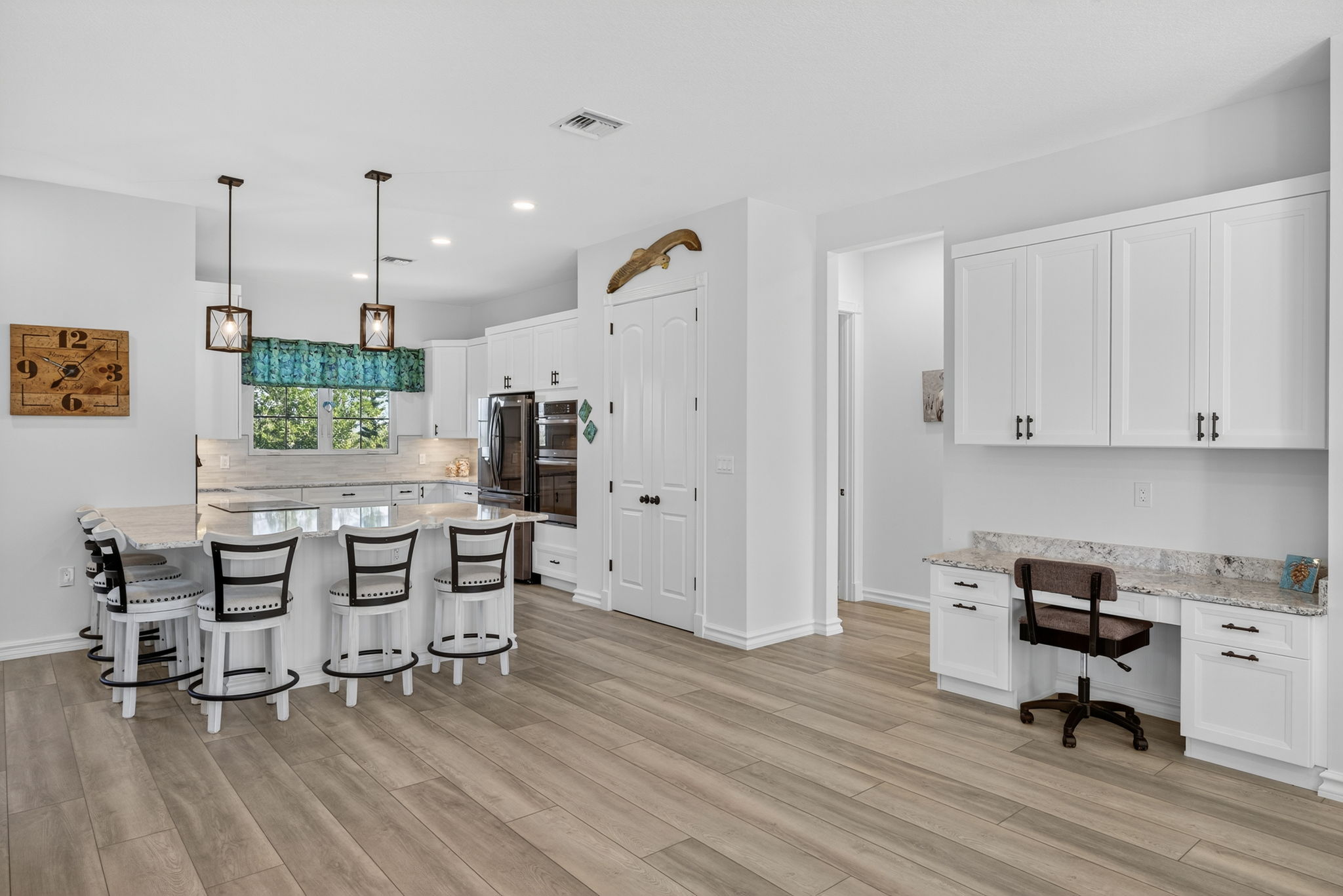 Breakfast Bar 1 of 2