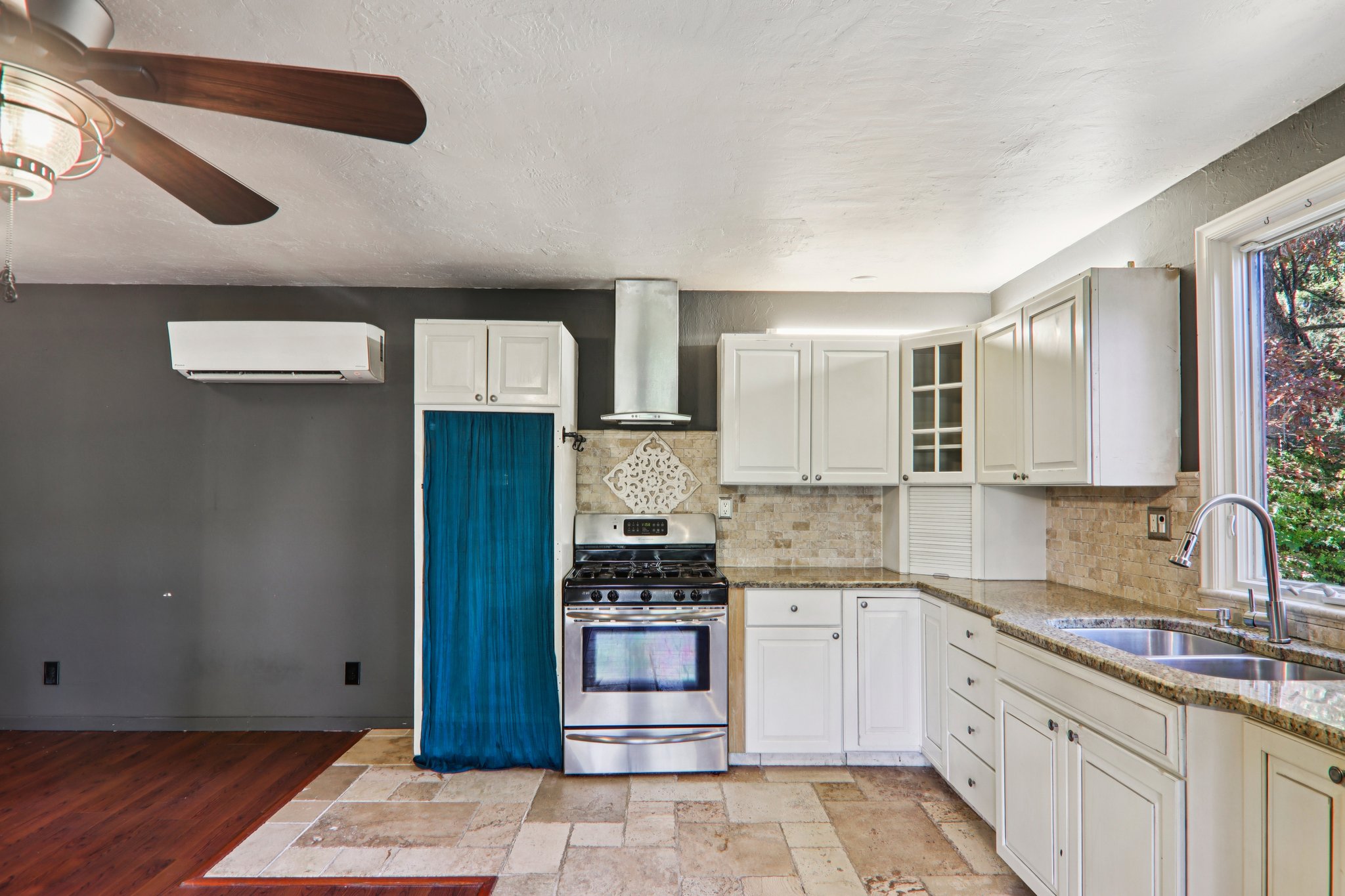 Haywood Rd-S0511-014.jpg