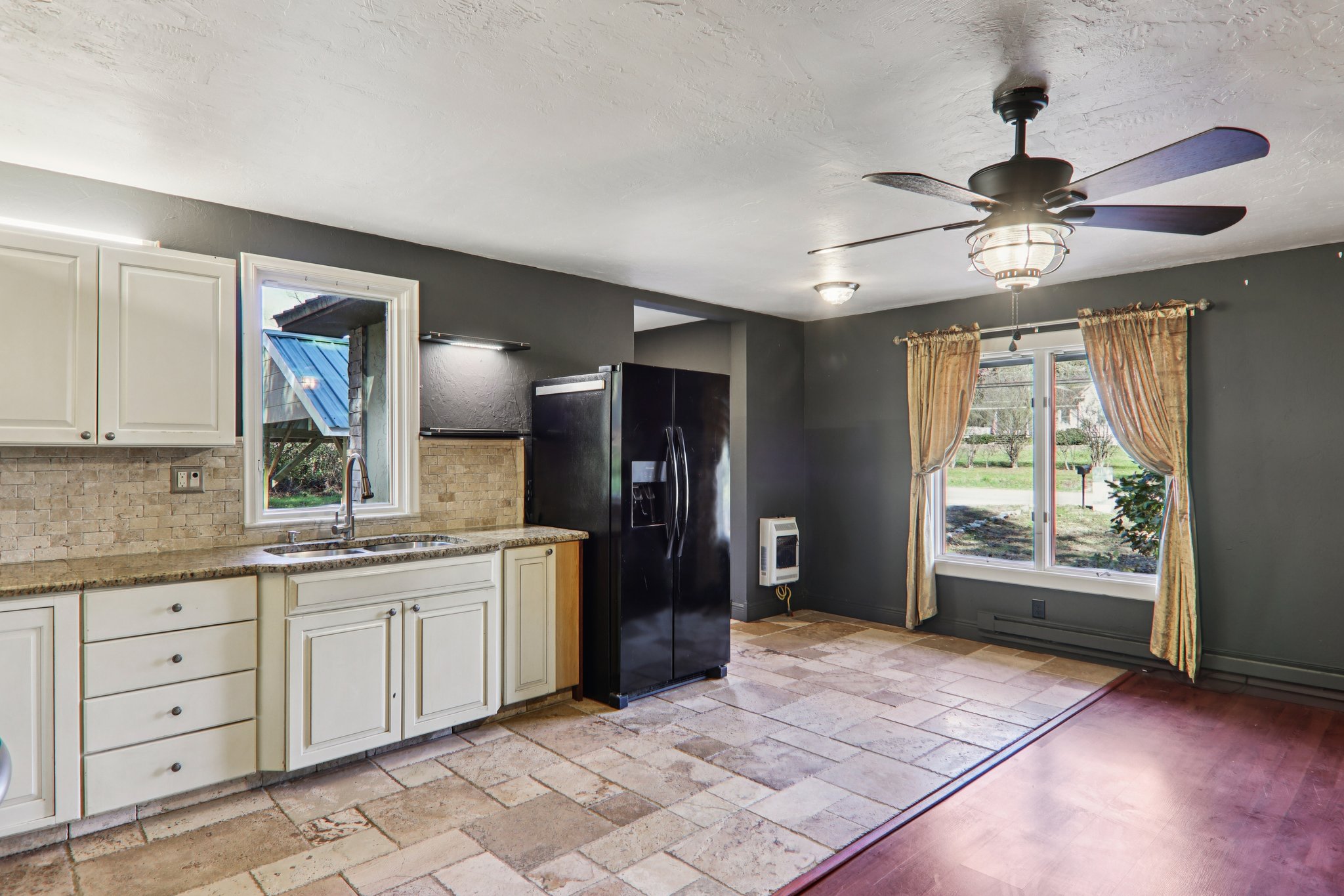 Haywood Rd-S0511-015.jpg