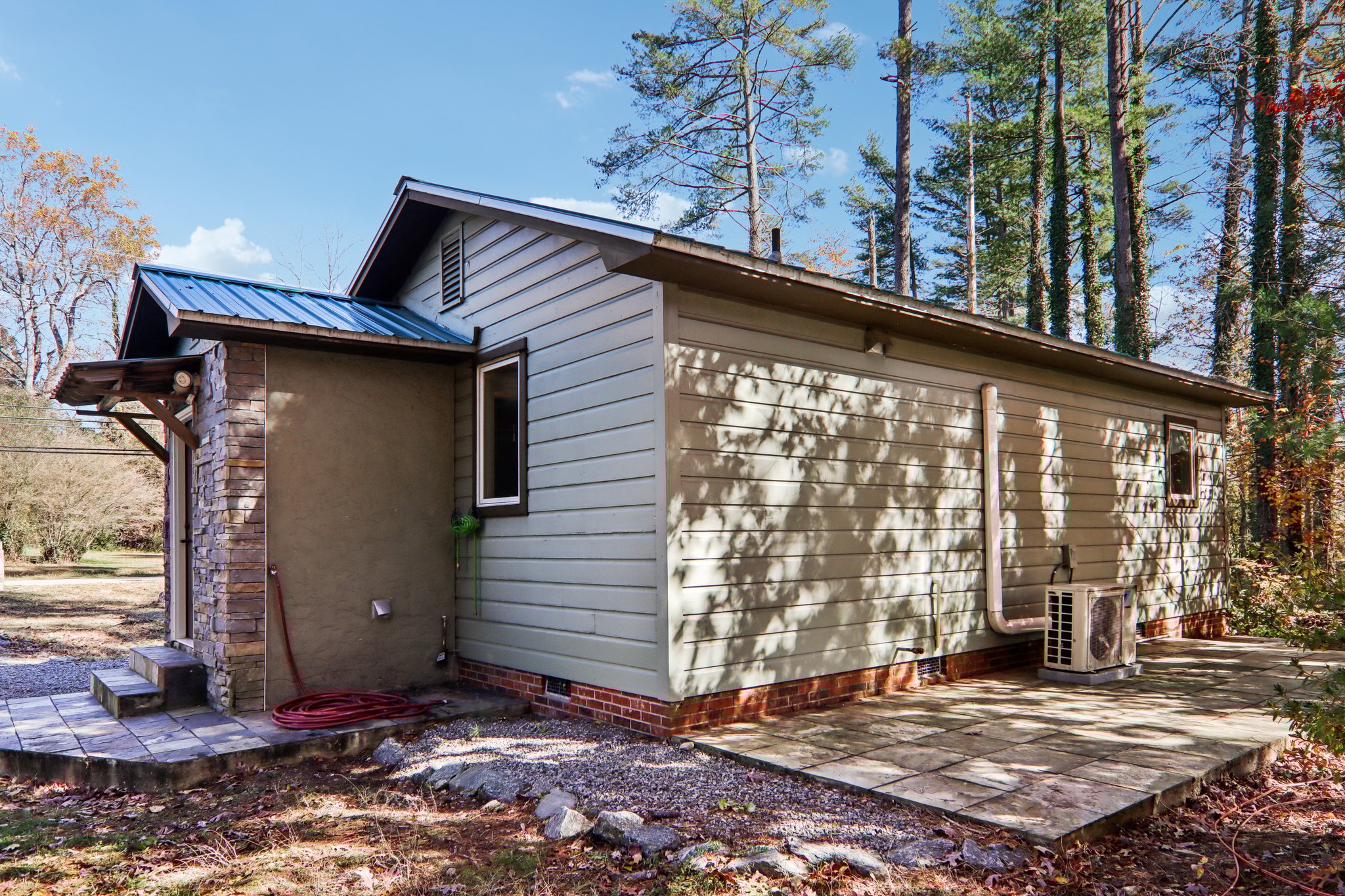 Haywood Rd-S0511-032.jpg