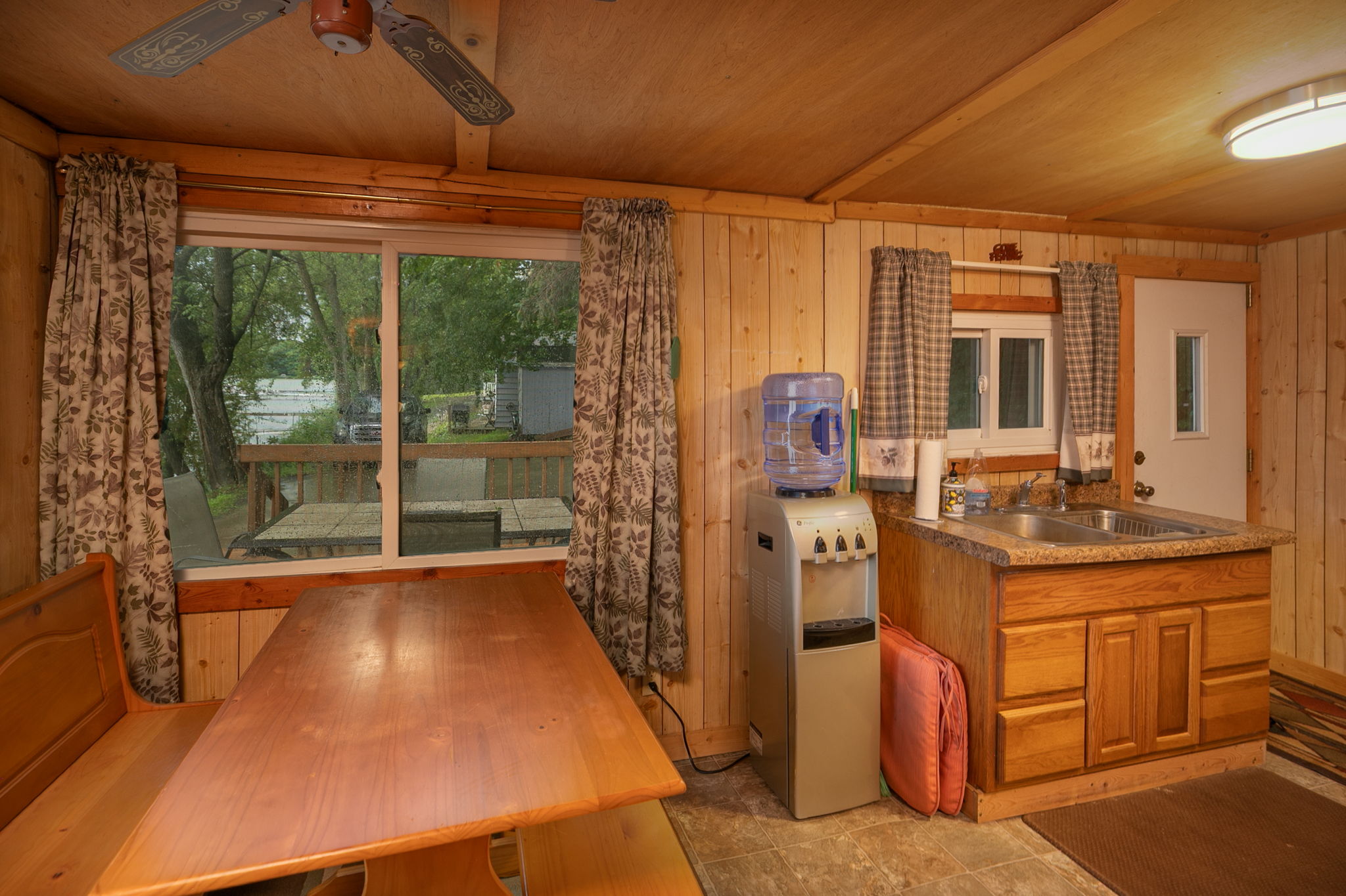 09-Dining Area