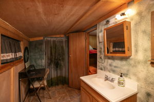 15-Bathroom