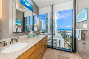 Master Bathroom1d