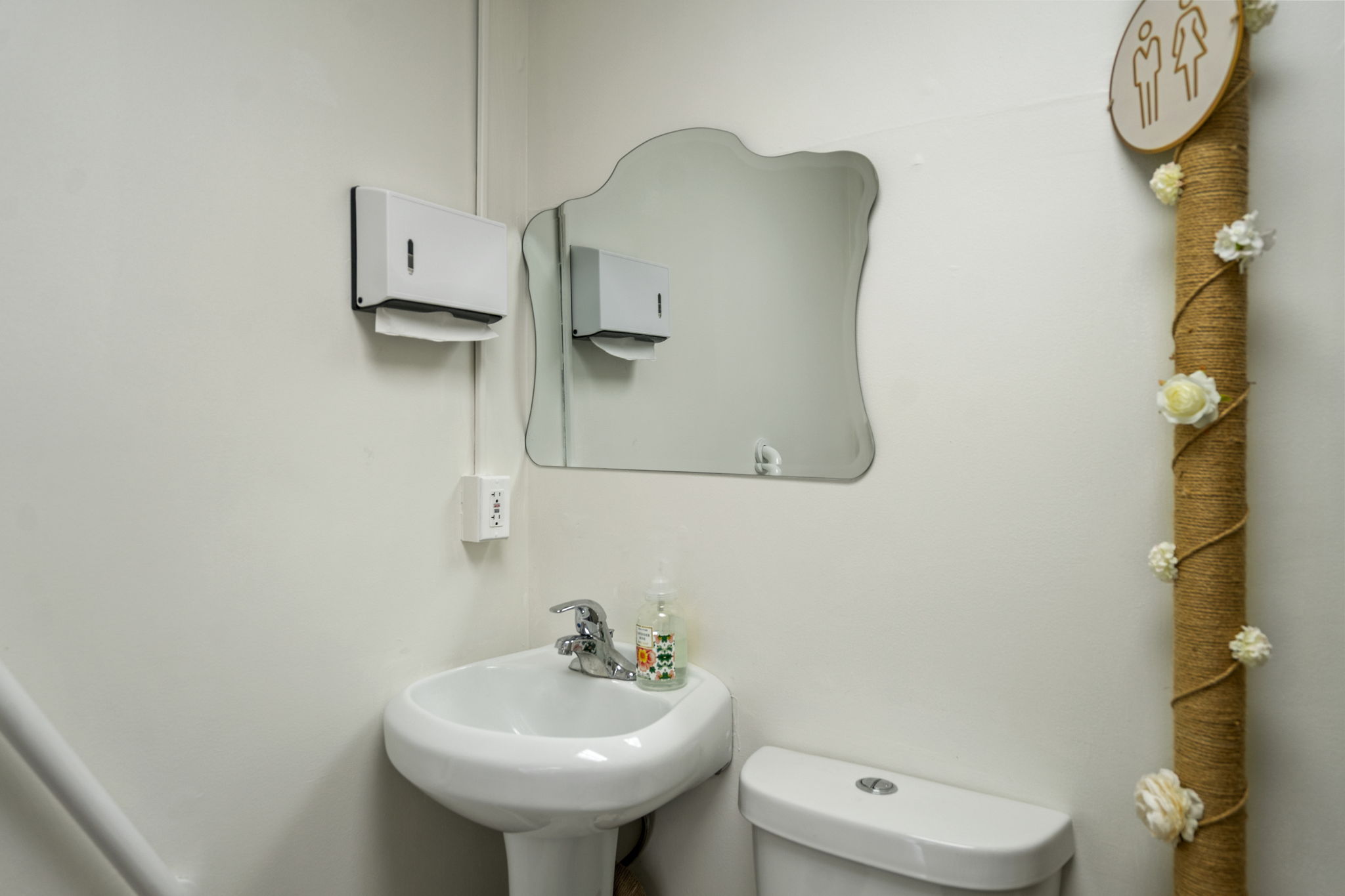  Photo 48