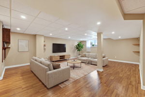  Photo 48