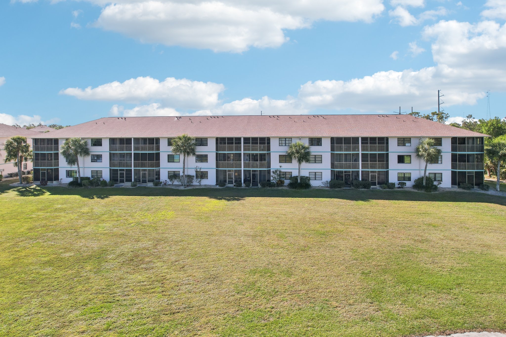 Kings Hwy unit 717-043.jpg