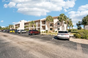 Kings Hwy unit 717-001.jpg