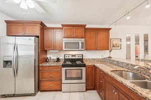 Kings Hwy unit 717-011.jpg