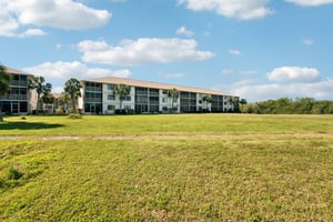 Kings Hwy unit 717-036.jpg