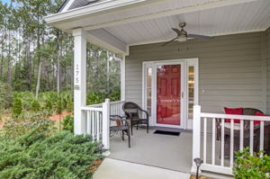 Front Porch/Entrance