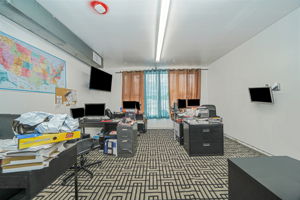  Photo 36