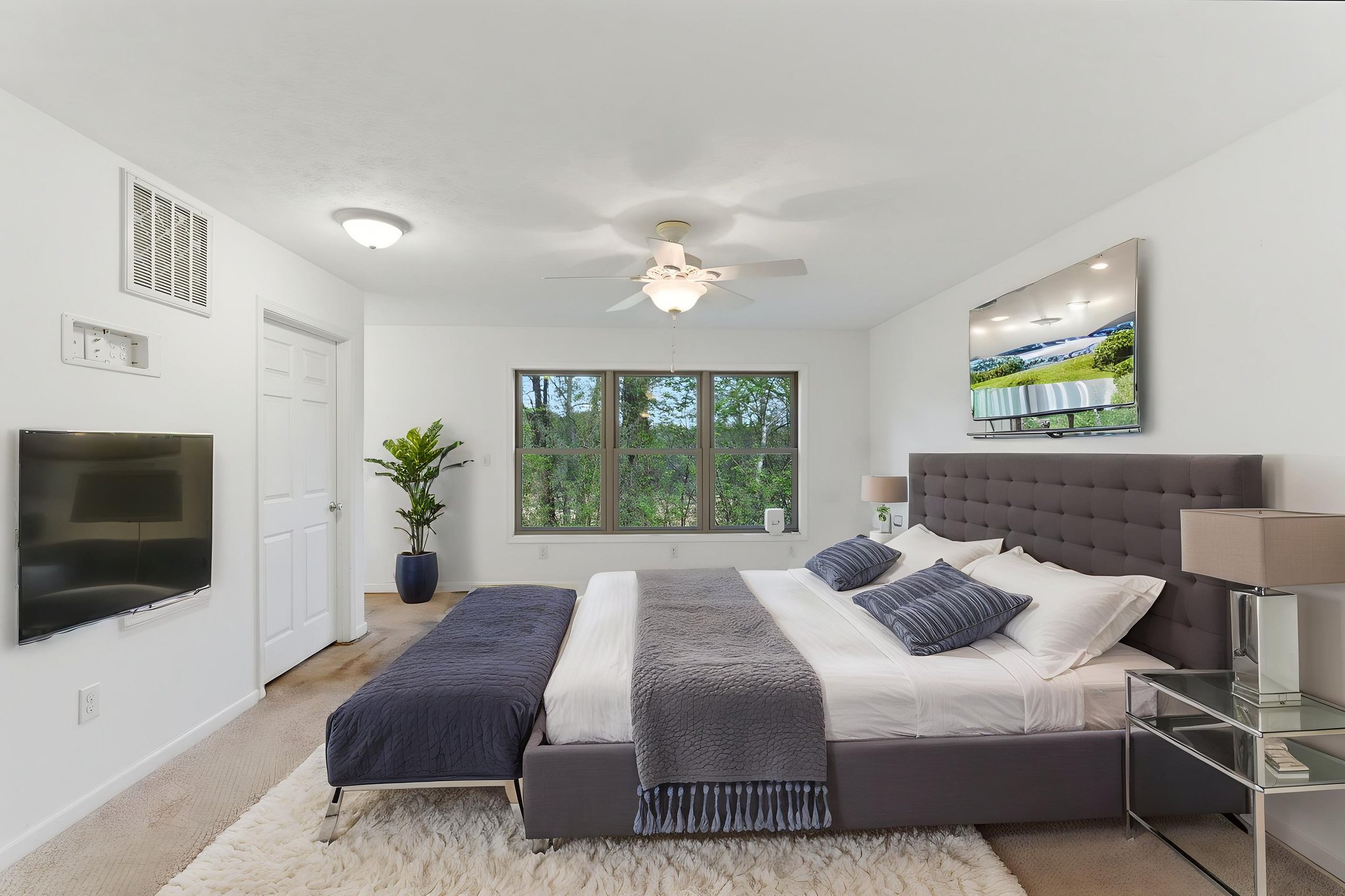 175_Rooney_Rd_039 virtually staged.jpeg